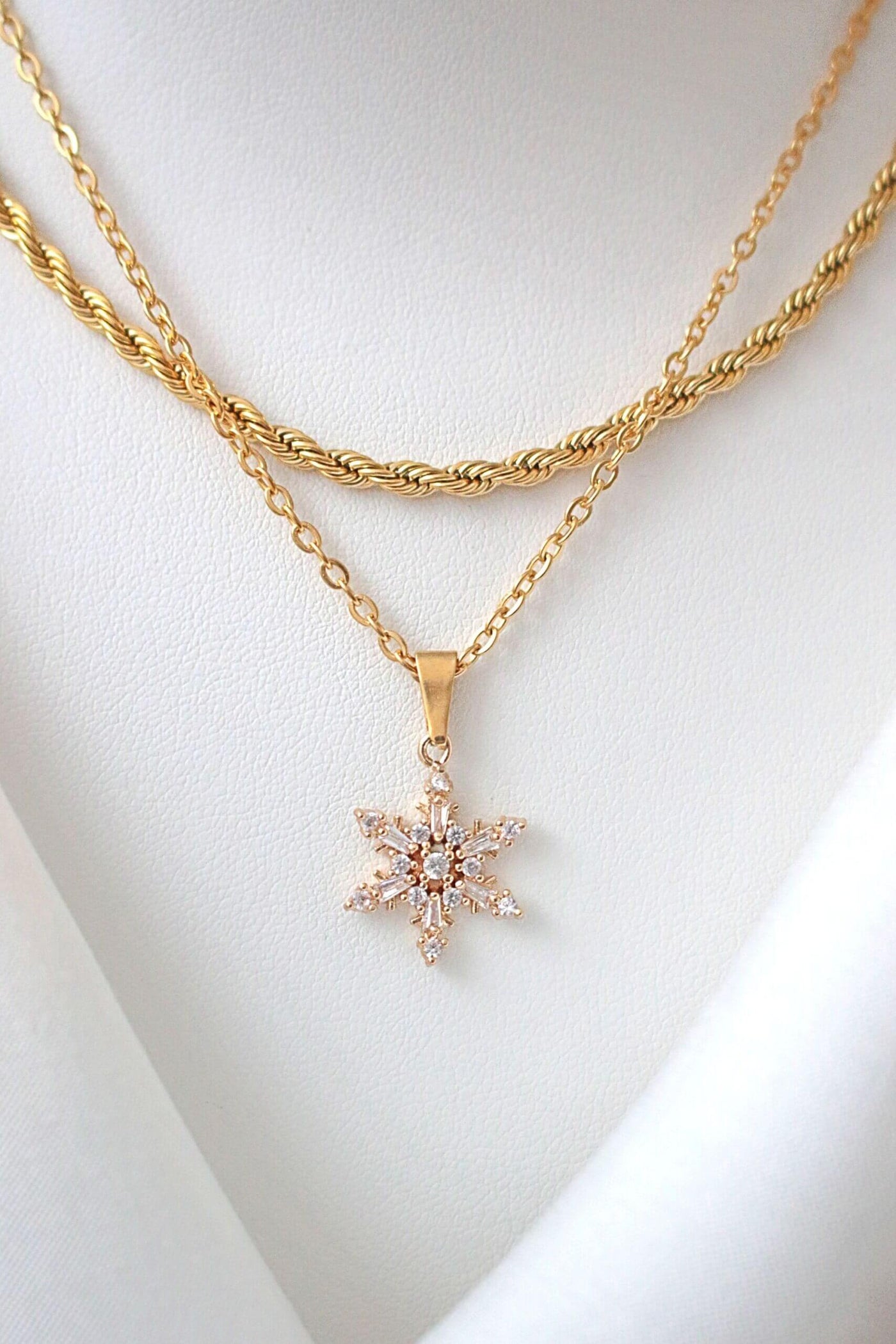 Necklace - Snowflake - 24k gold plated.